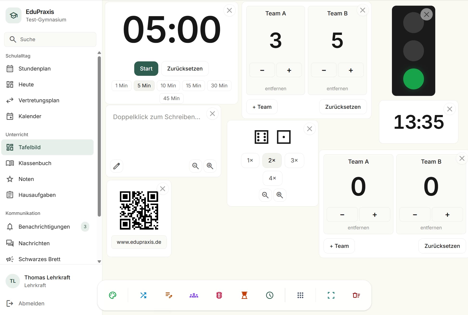 Digitales Tafelbild mit Timer, Punkteanzeige, Ampel und QR-Code